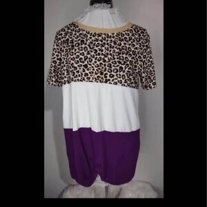 NWOT Medium Short Sleeve Leopard White brown purple 20” pit-pit 26” length C3283
